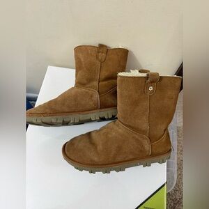 Tommy Bahama Cream Sherpa Lined Boots Footwear, Mens US 8